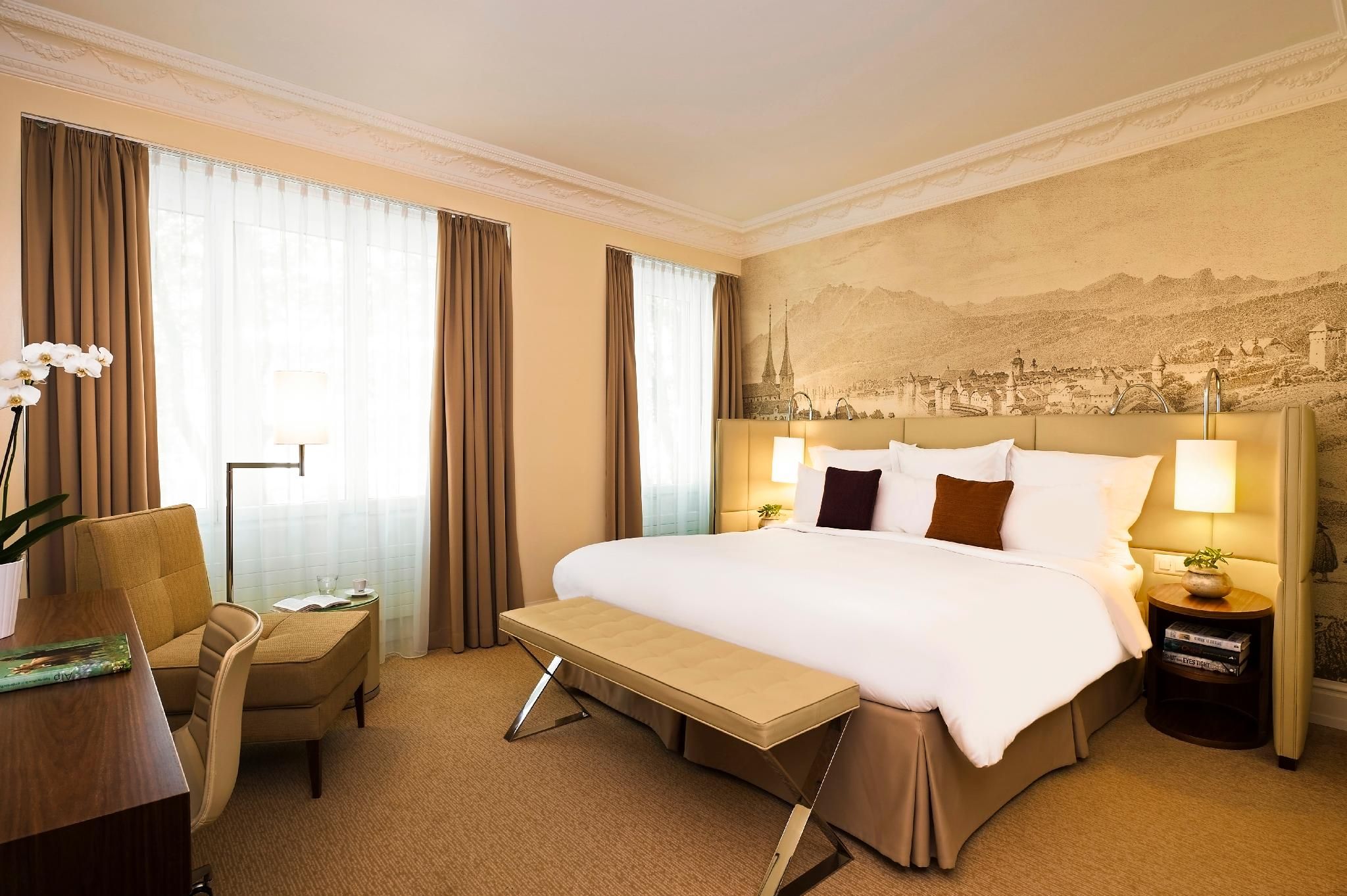 Deluxe, Larger Guest room, 1 King