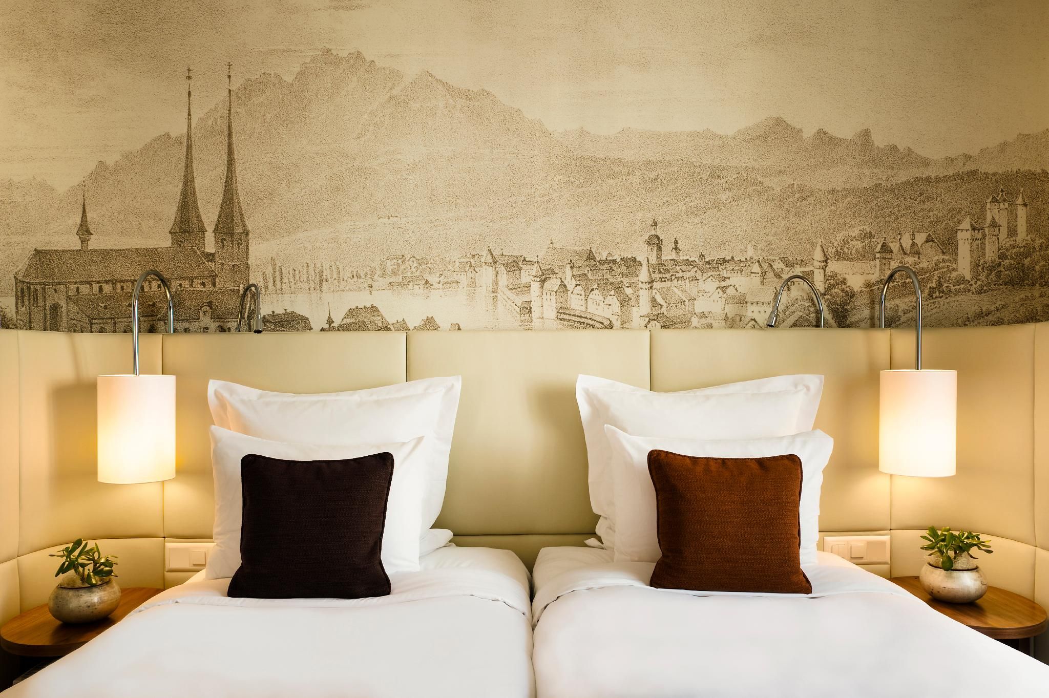 undefined Renaissance Lucerne Hotel 9