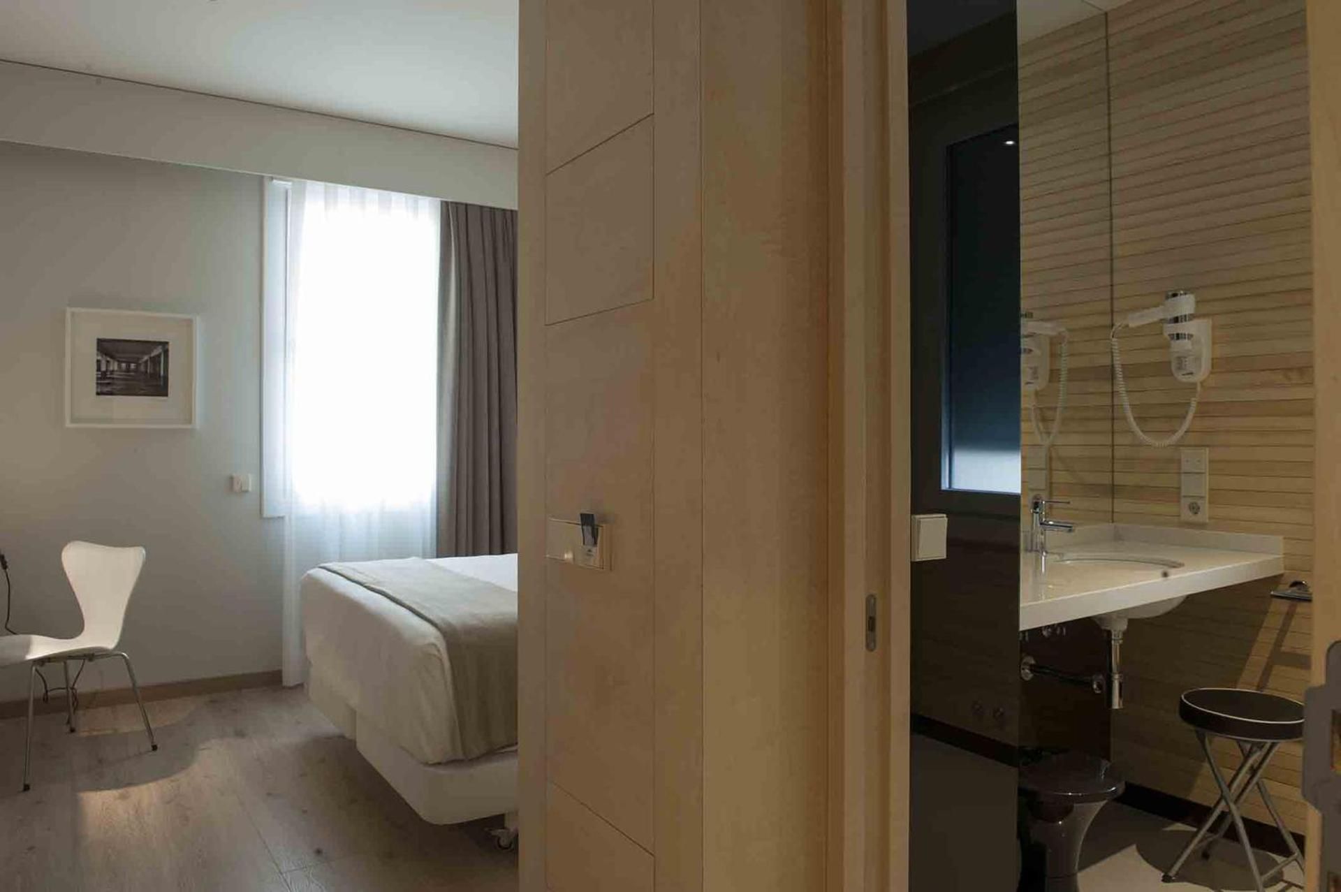 Standard Queen Room