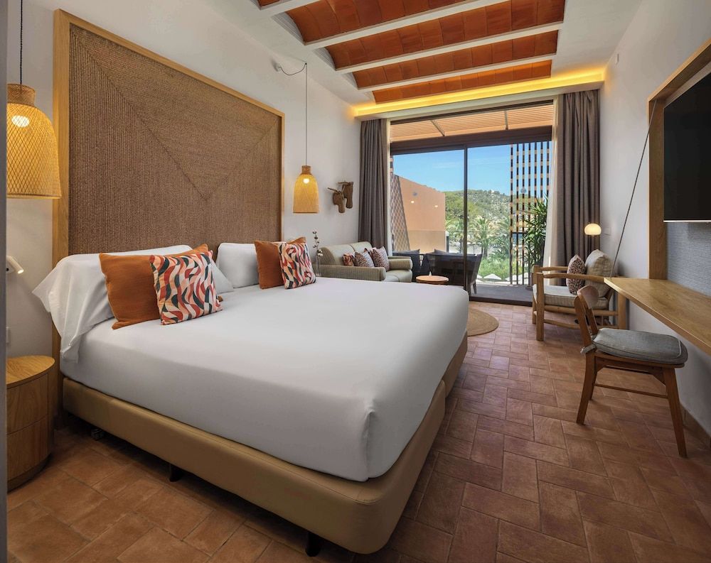 Club Room, 1 King Bed, Sea View