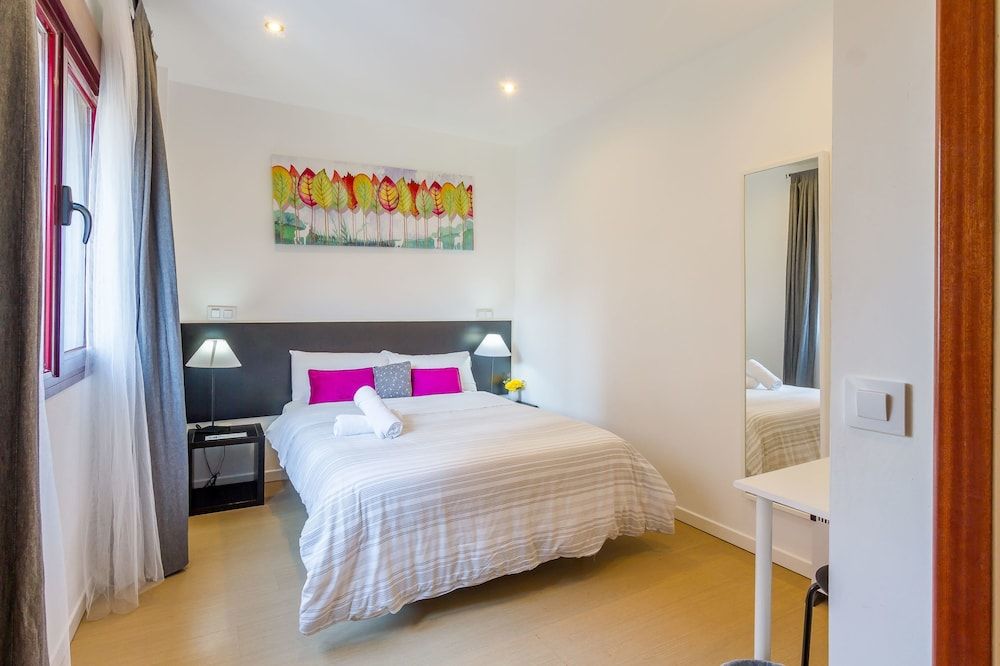 AYZ Javier Cabrini - Auto check-in property Comfort Double Room, Shared Bathroom 7