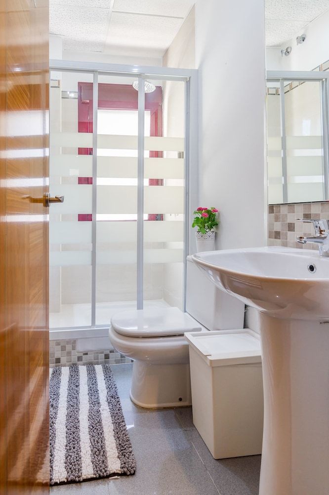 AYZ Javier Cabrini - Auto check-in property Comfort Room, Shared Bathroom 5