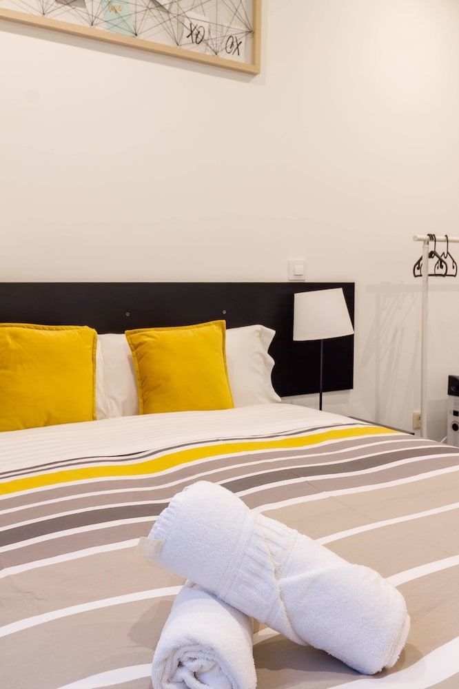 AYZ Javier Cabrini - Auto check-in property Economy Double Room, 1 Double Bed, Shared Bathroom 5