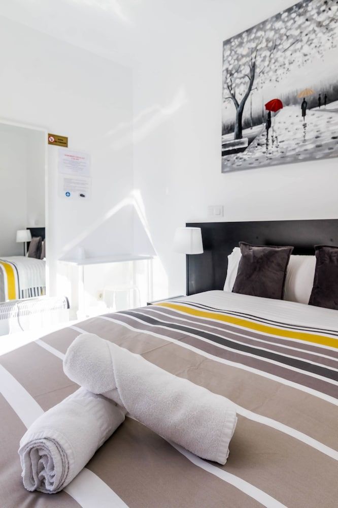 AYZ Javier Cabrini - Auto check-in property Economy Double Room, 1 Double Bed, Shared Bathroom 11