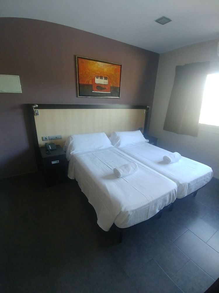 Hotel 170 Twin Room 2