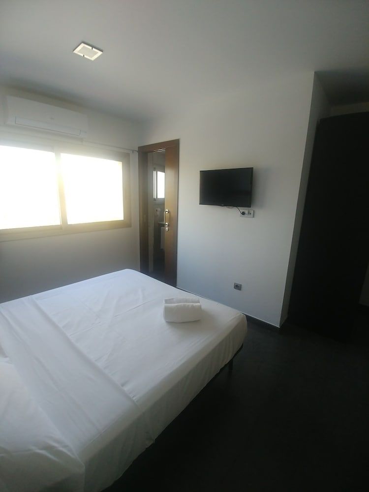 Hotel 170 Double Room Single Use 3