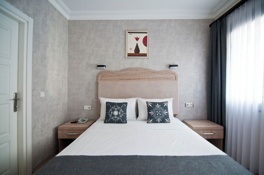 Artefes Hotel Old City Economy Double or Twin Room 7