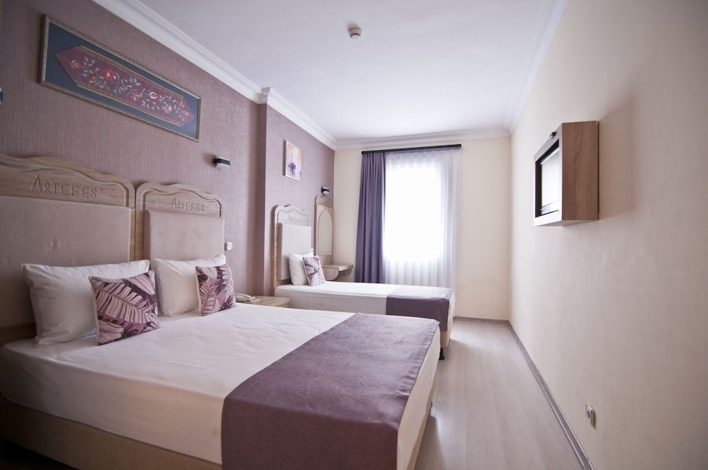 undefined Artefes Hotel Old City 3