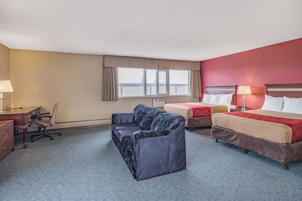 Suite, 2 Queen Beds, Non Smoking