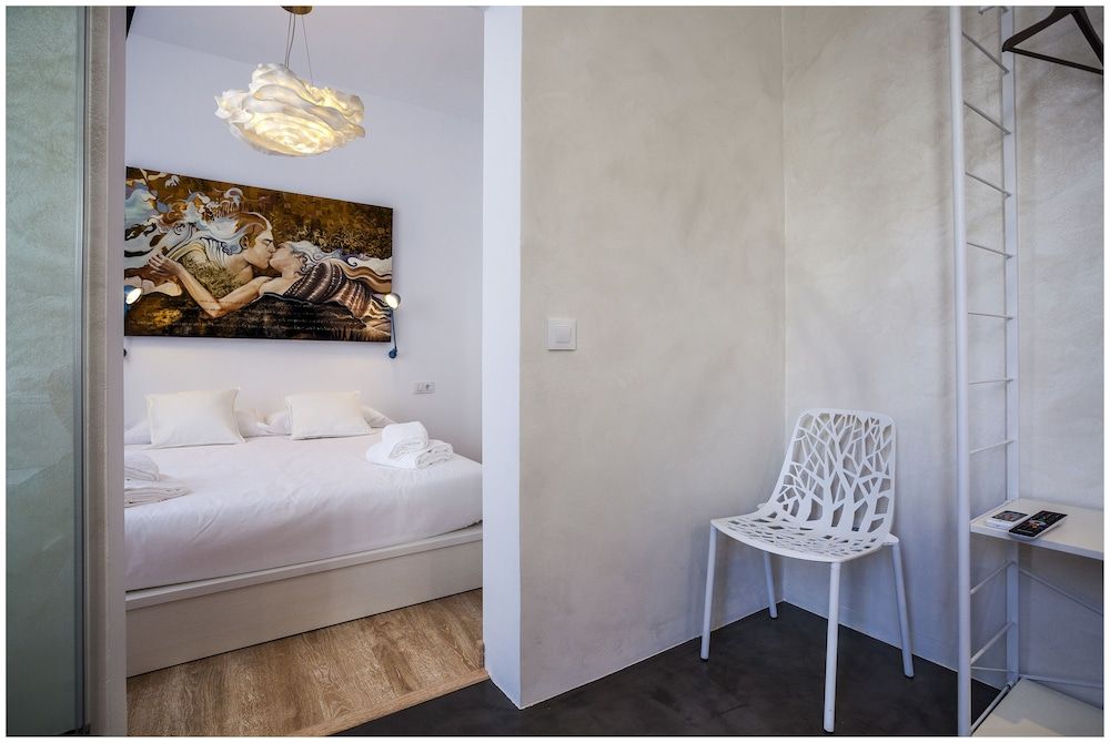 Cheap & Chic Hotel Double Room 26