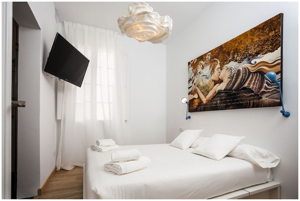 Cheap & Chic Hotel Double Room 5