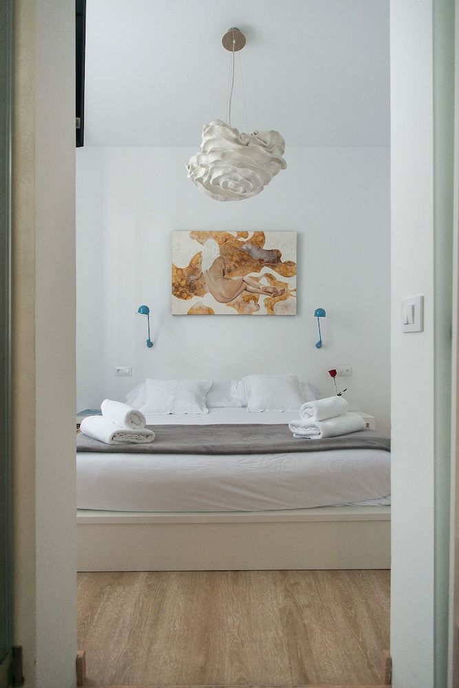 Cheap & Chic Hotel Double Room 11