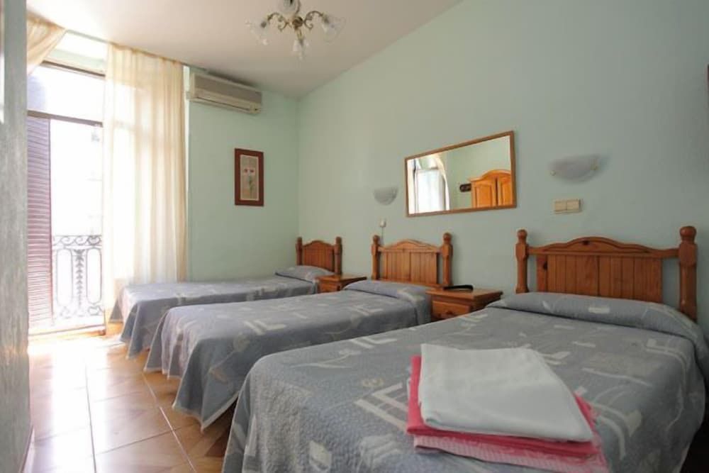 undefined Hostal Fuentesol 3