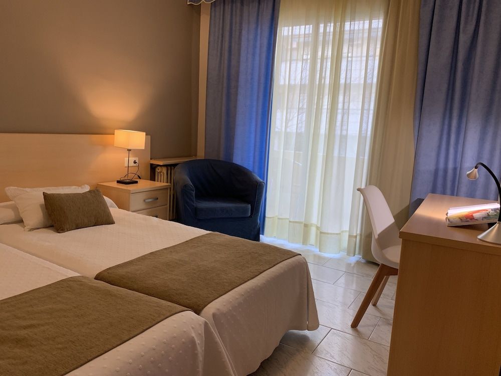 Hotel Llansola Double Room, Balcony 2