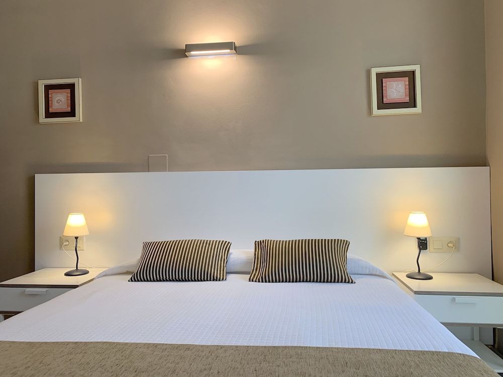Hotel Llansola Double Room Single Use 2