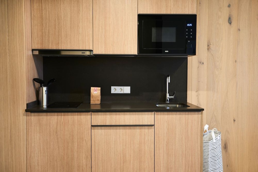 Numad Studios Family Studio, 2 Bathrooms, Mountainside (2 adults + 2 children) 6