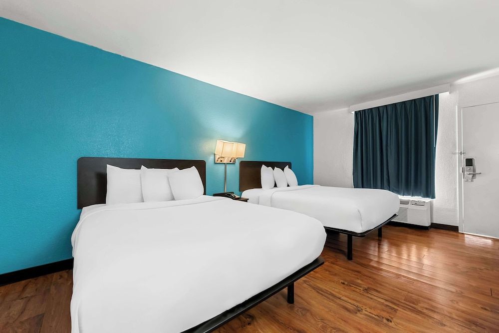Room, 2 Queen Beds, Non Smoking