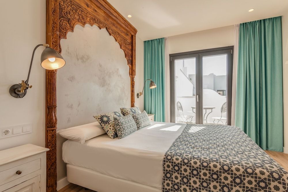 Junior Suite, Courtyard View