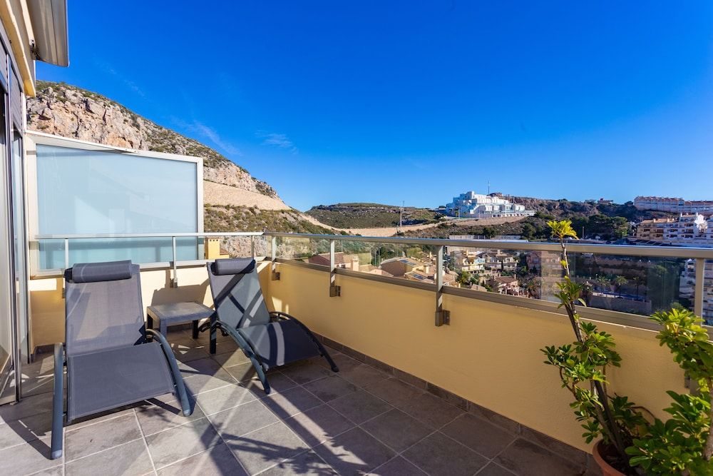 Panoramic Penthouse, 3 Bedrooms, Terrace, Sea View