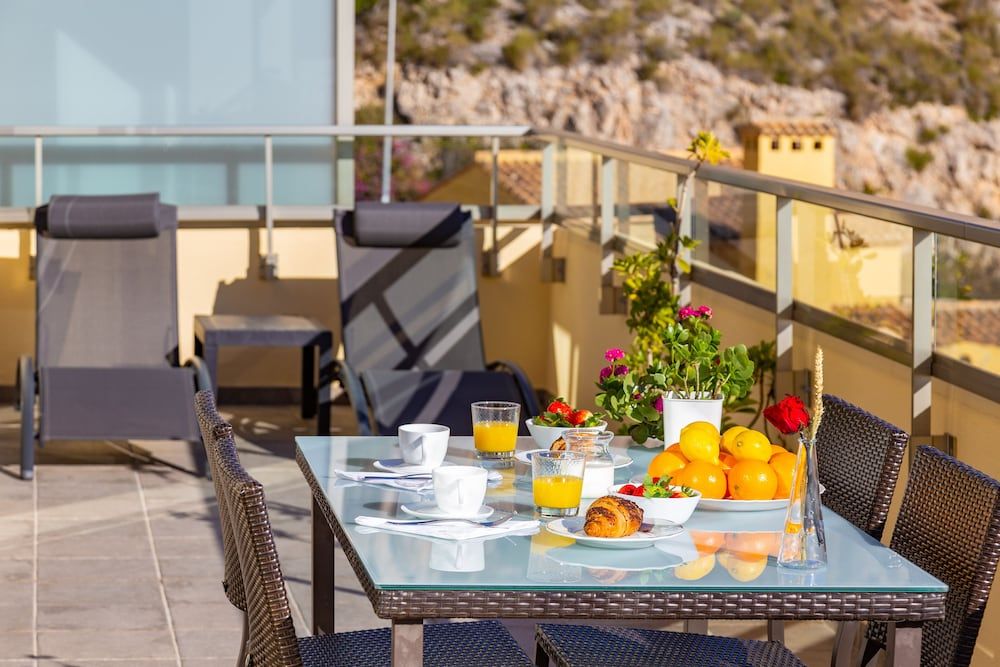 Panoramic Penthouse, 3 Bedrooms, Terrace, Sea View
