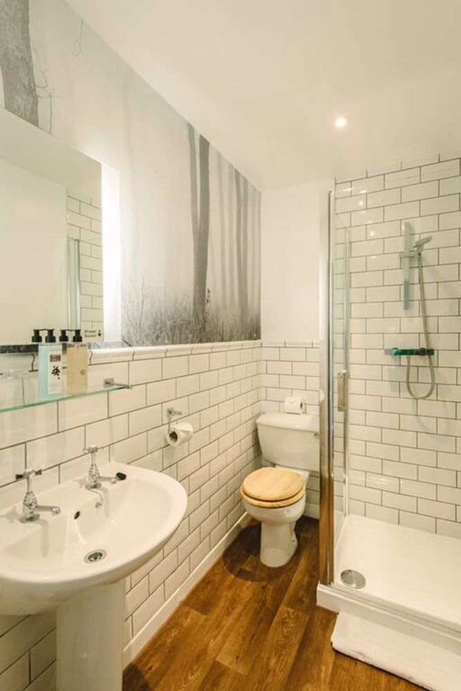 The Boat Hotel Suite 5