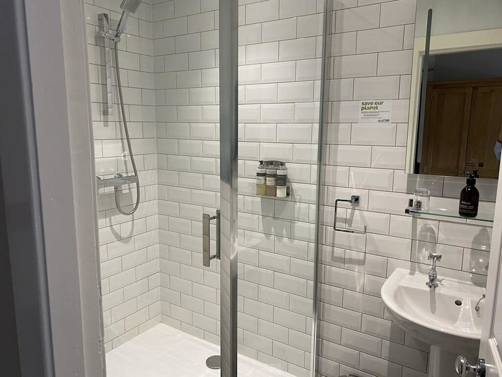 The Boat Hotel Double or Twin Room, Garden View 11