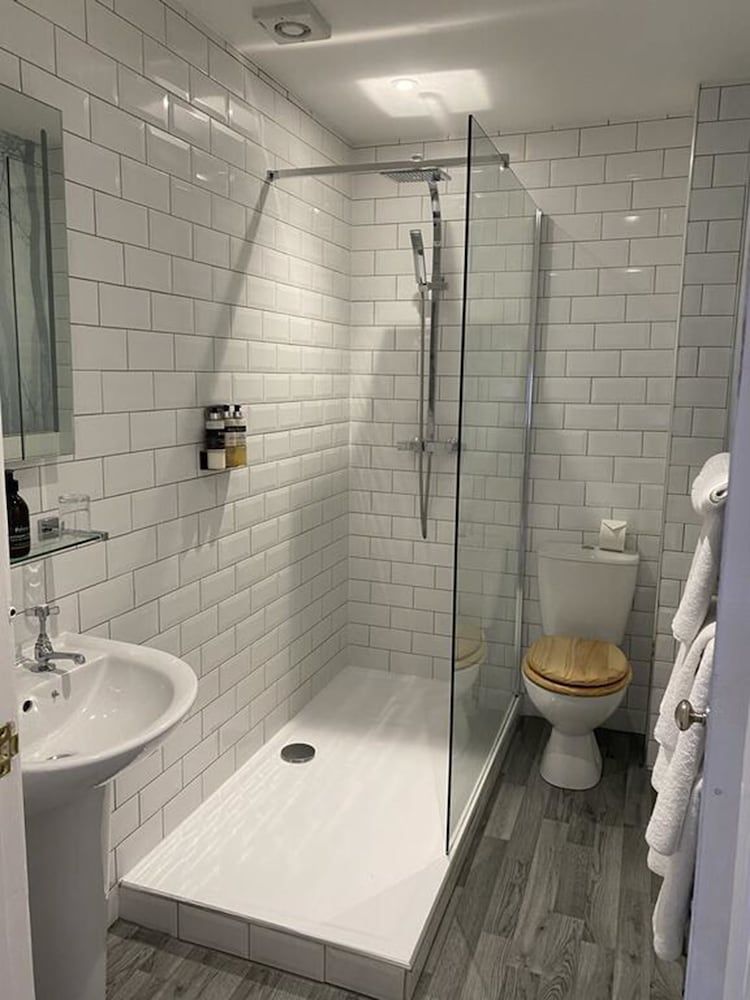 The Boat Hotel Suite 6