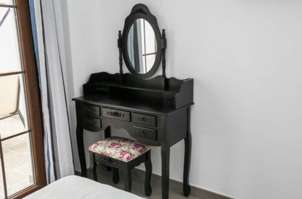 Hostal Boutique Bajamar Triple Room 7