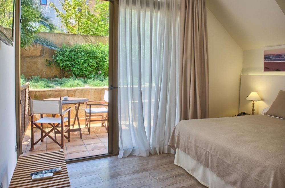 Hotel el Petit Convent Double Room, Terrace 3