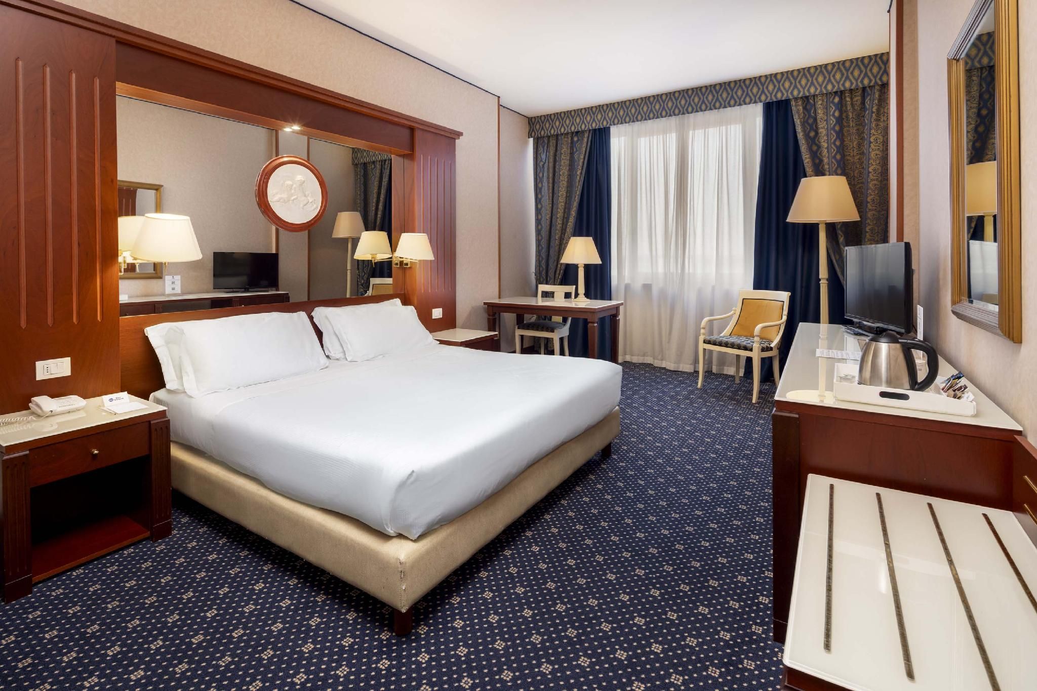 Connecting Room