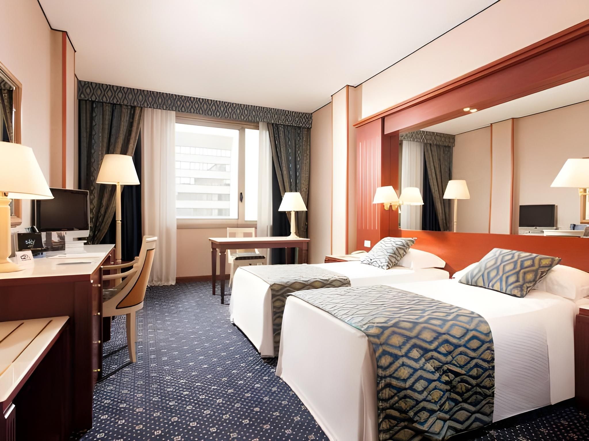 Connecting Room