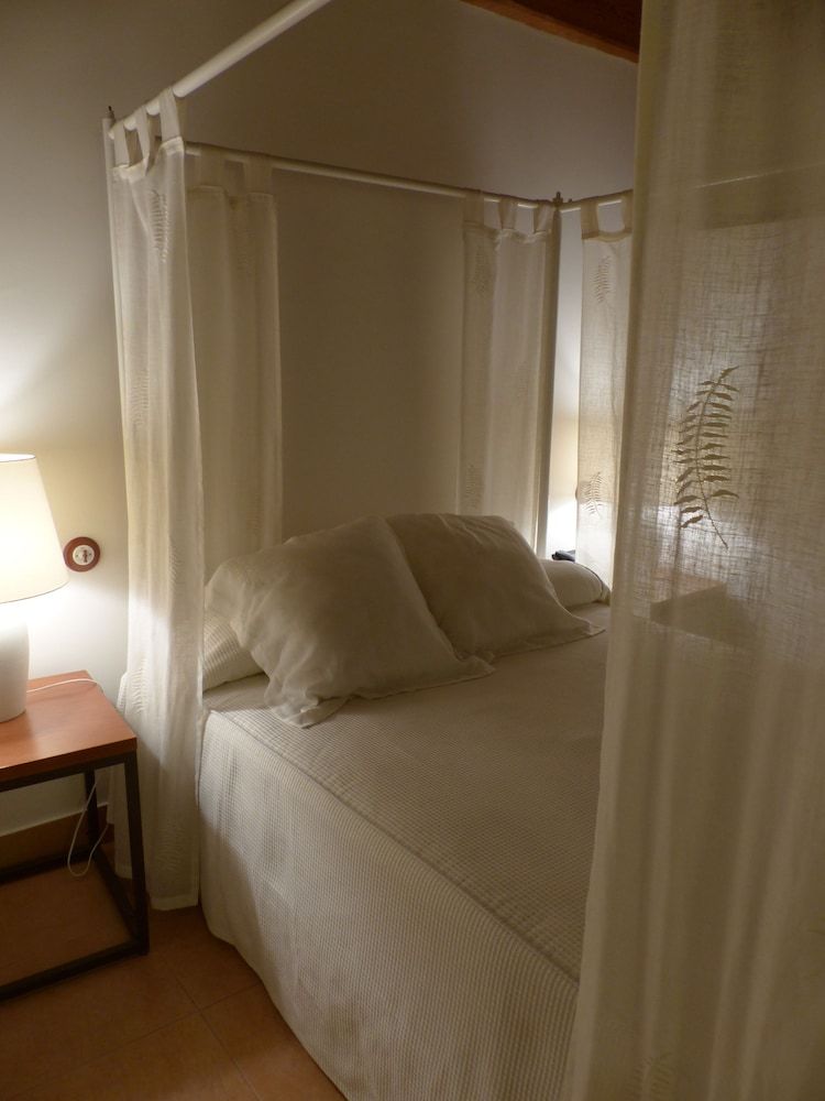 Hostería del Arco Triple Room 4