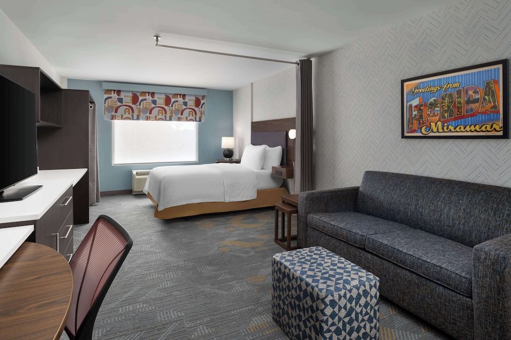 Studio, 1 Queen Bed, Accessible, Bathtub