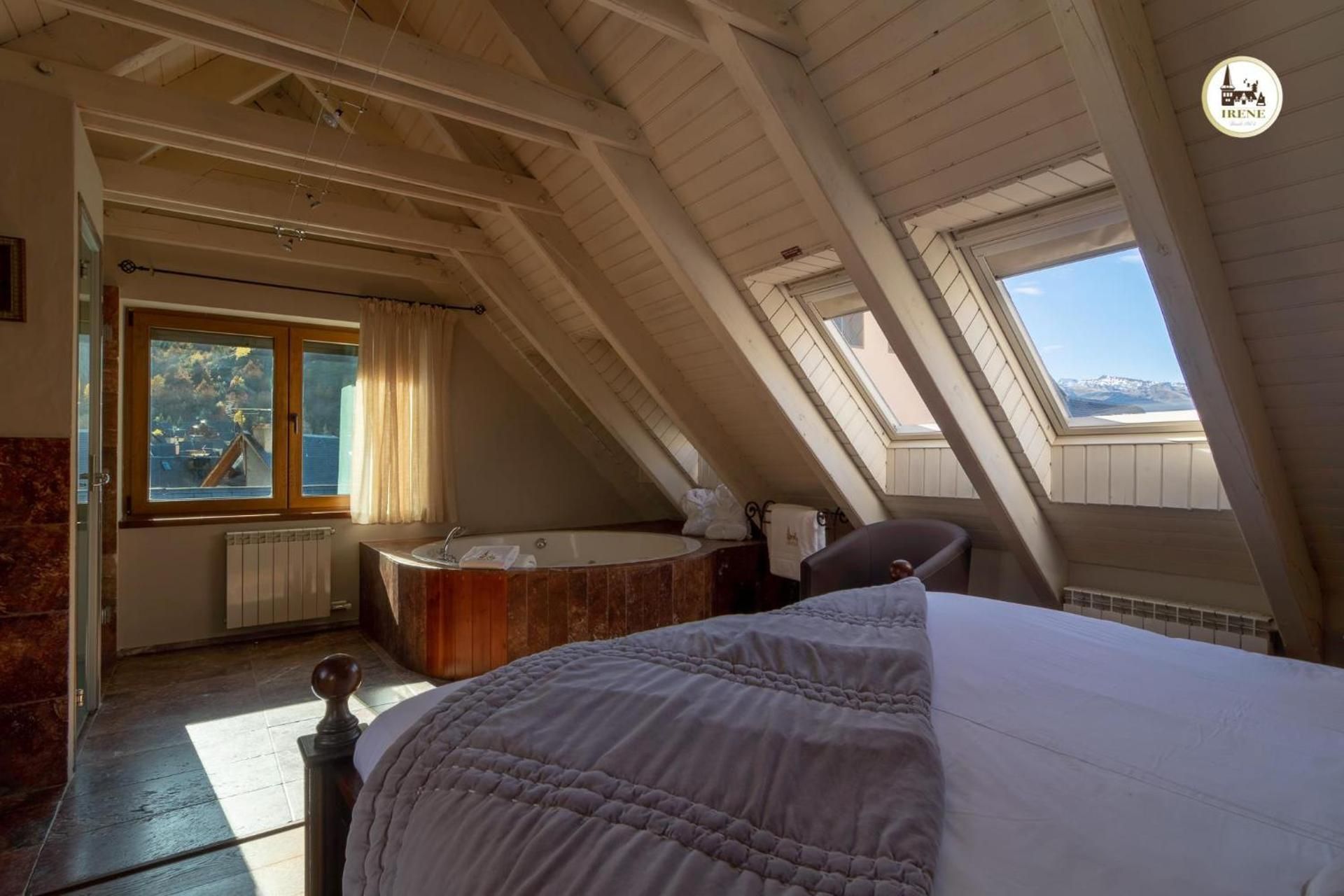 Suite with Spa Bath