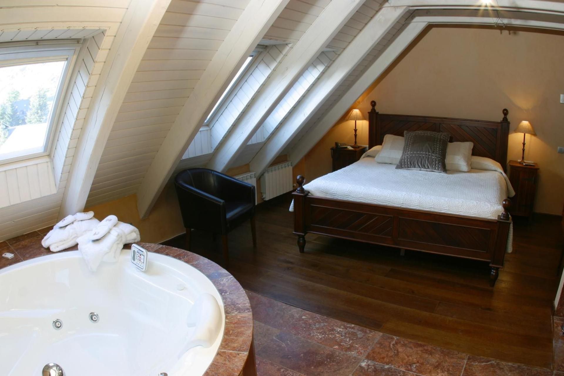 Suite with Spa Bath