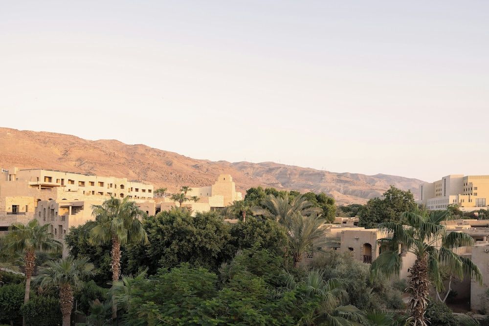 Dead Sea Marriott Resort & Spa Deluxe Room, 2 Double Beds, Non Smoking 5