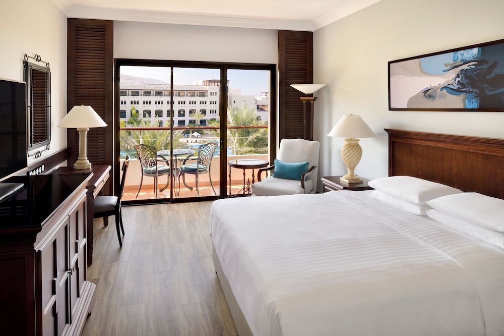 Dead Sea Marriott Resort & Spa Deluxe Room, 1 King Bed 3