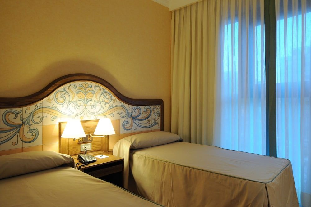 Hotel Julia Madrid Standard Twin Room, Non Smoking