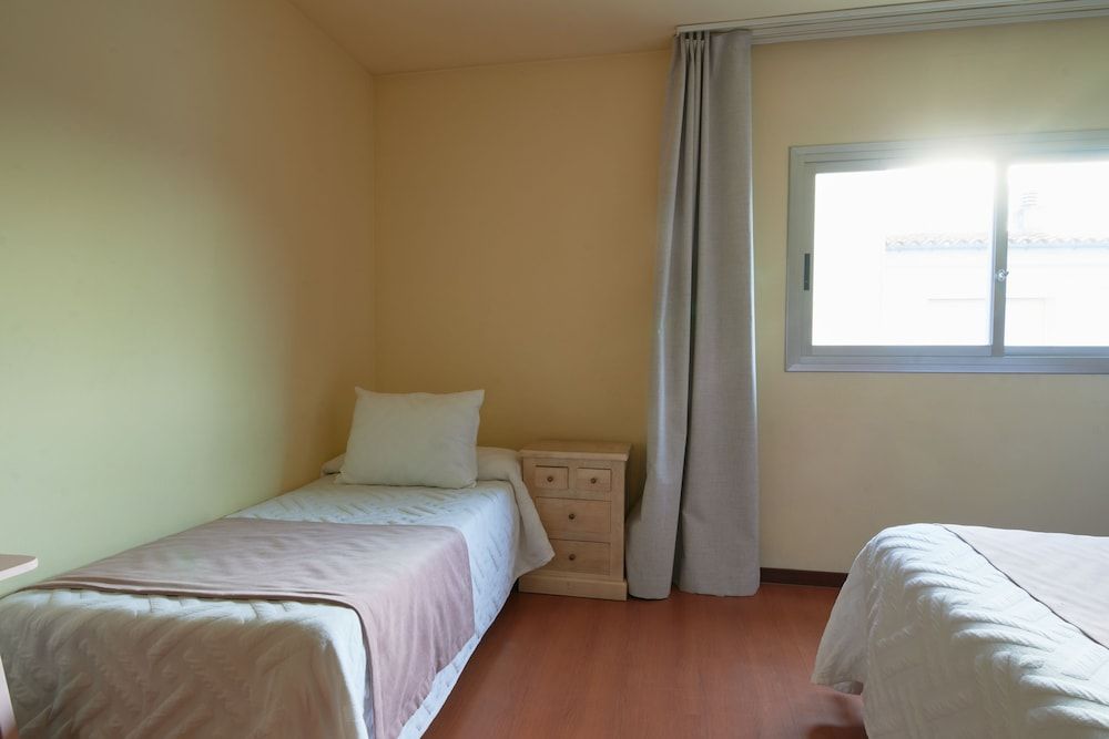 Ramblas Vendrell Triple Room 12