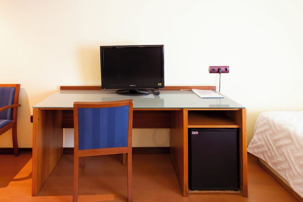 Ramblas Vendrell Standard Quadruple Room 11