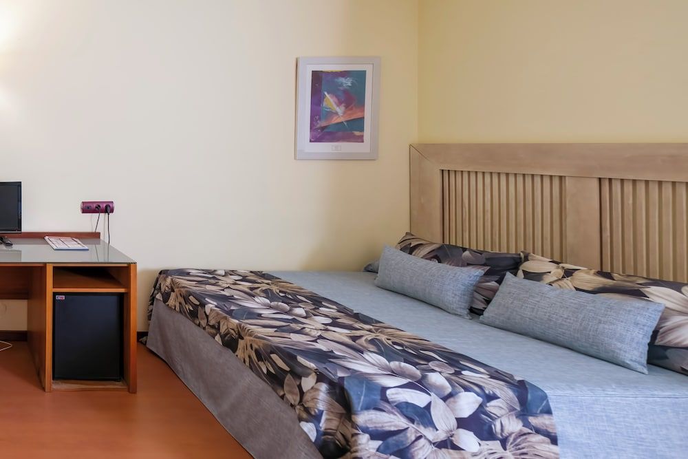 Ramblas Vendrell Standard Quadruple Room 3