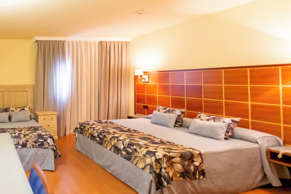 Ramblas Vendrell Standard Quadruple Room