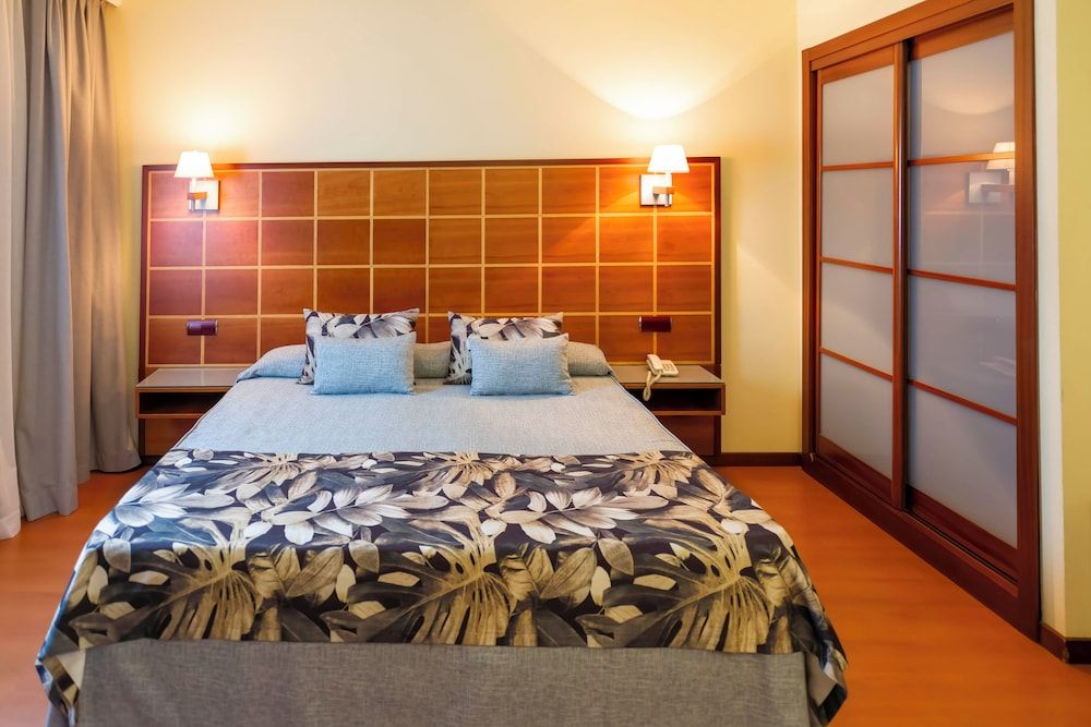 Ramblas Vendrell Standard Quadruple Room 6