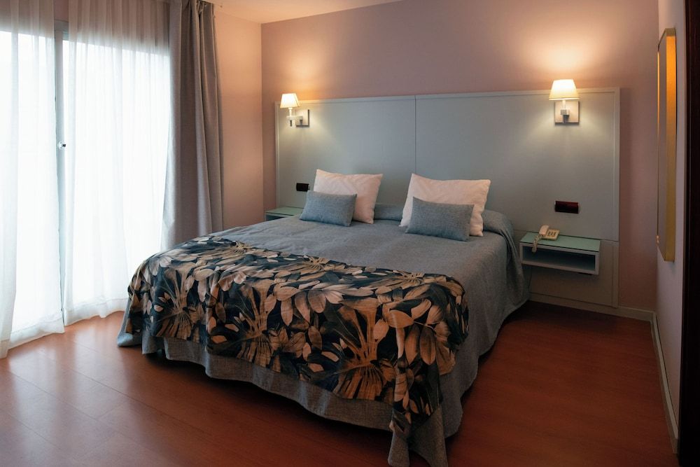 Ramblas Vendrell Double Room, Balcony 7