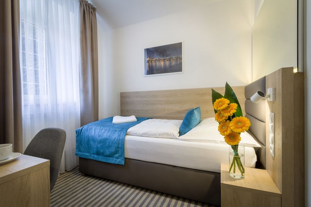 undefined Hotel White Lion