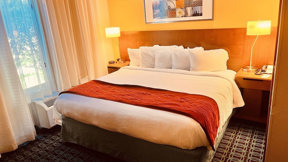 Suite, 1 King Bed with Sofa bed, Non Smoking