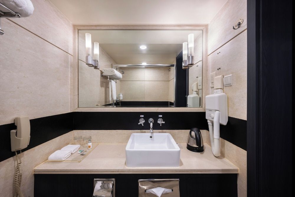 Sunworld Hotel Beijing Wangfujing Standard King Room 5