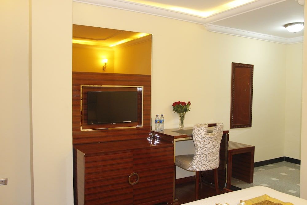 undefined Golden Royal Hotel 3