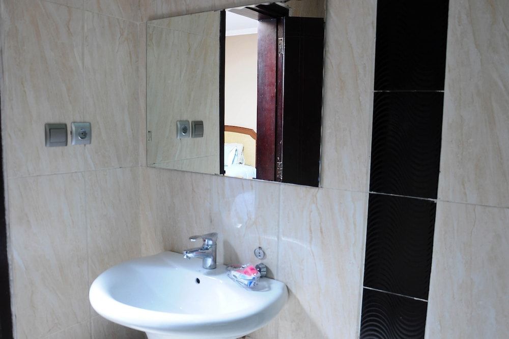 Holly Wood Hotel Standard Twin Room 5