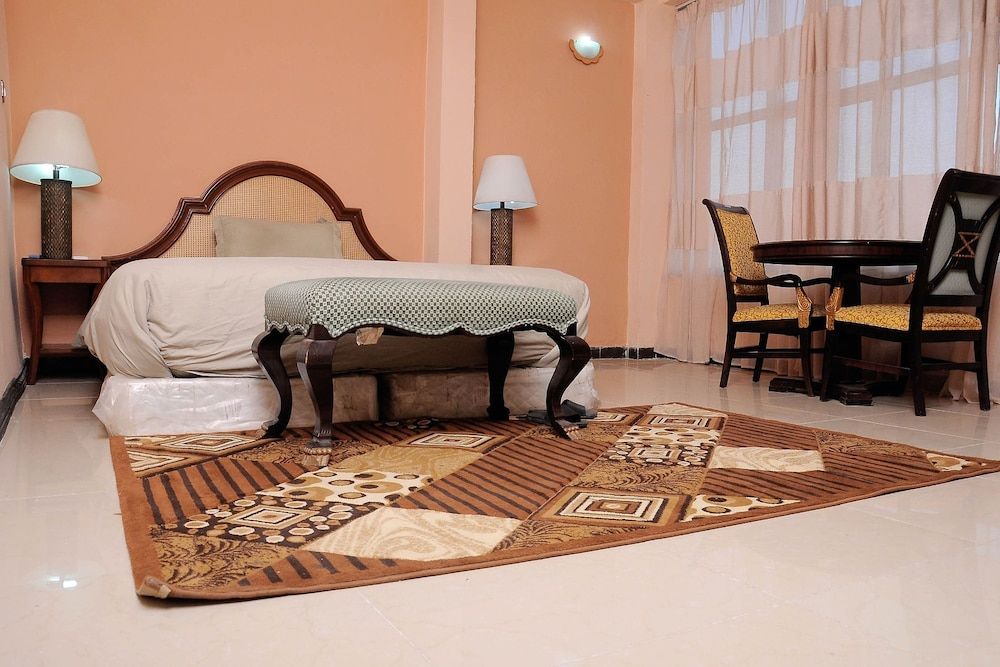 undefined Holly Wood Hotel 9